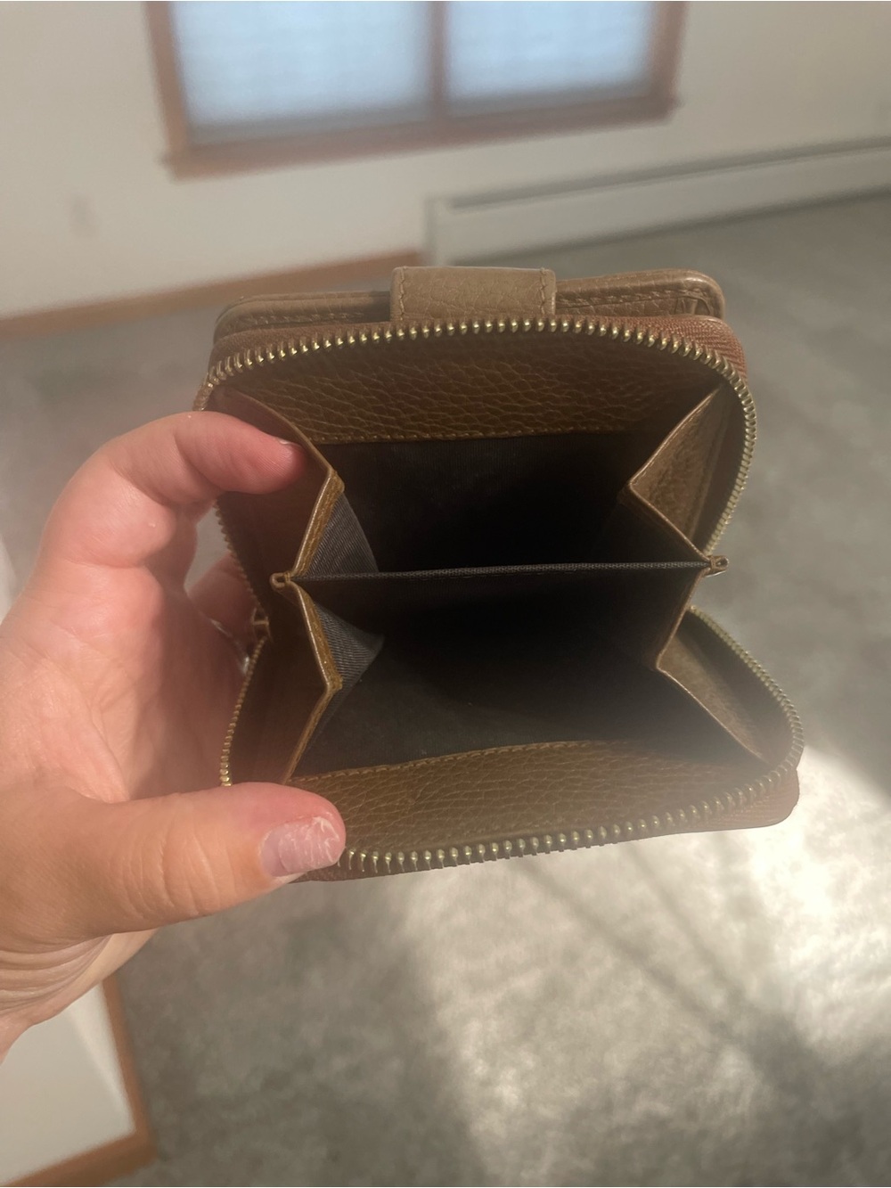Authentic Gucci wallet - Picture 6 of 9